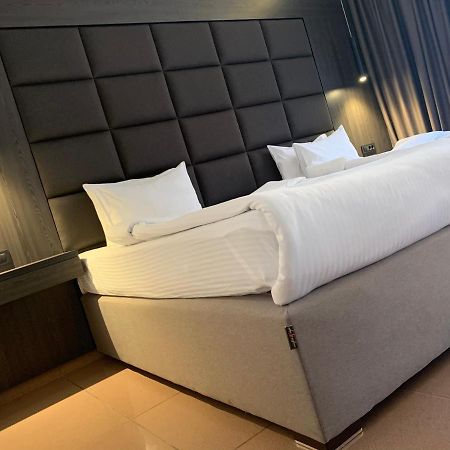 Hotel Kosta'S Podgorica Buitenkant foto