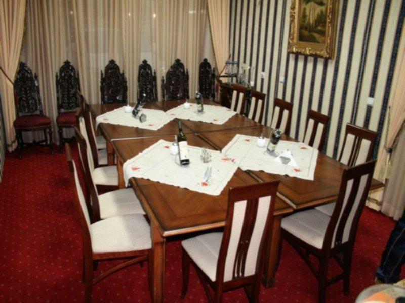 Hotel Kosta'S Podgorica Buitenkant foto